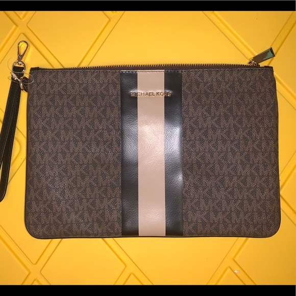 MK LARGE ZIP POUCH - Picture 2 of 5